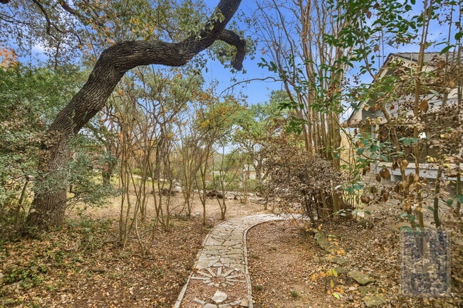 Building Photo - 9003 Scottish Pastures Dr