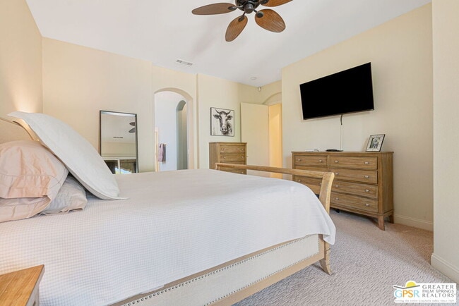 Building Photo - 88 Vía Las Flores