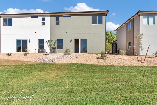 Building Photo - Townhome for Rent