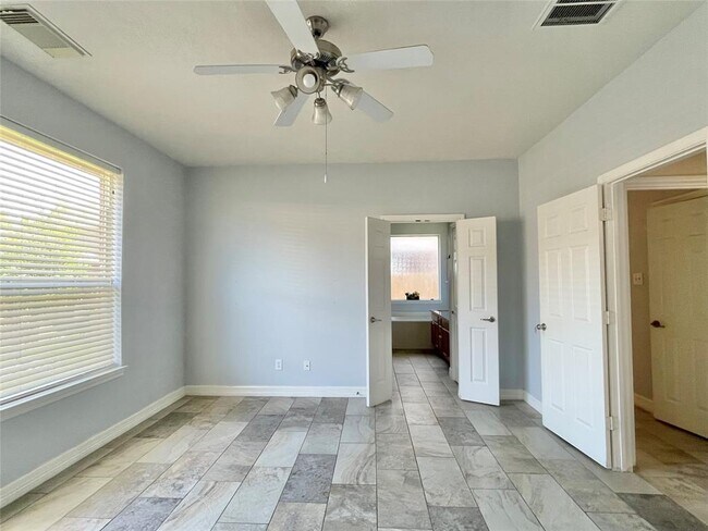 Building Photo - 13834 Clear Trail Ln