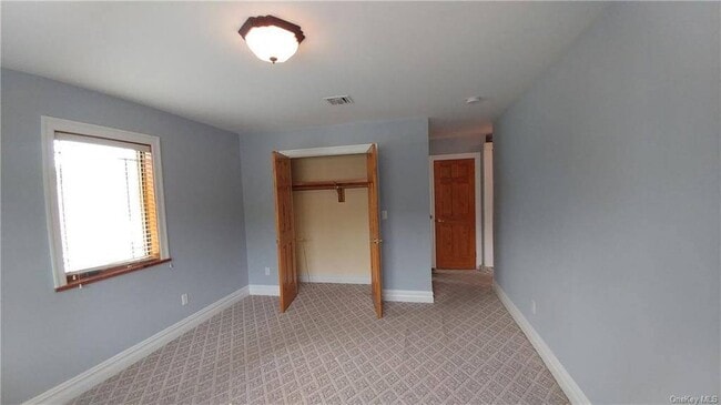 Building Photo - 113 Maple Pl