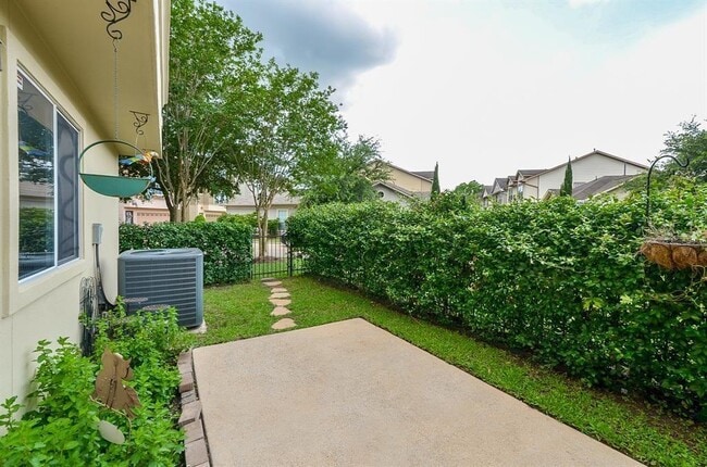 Building Photo - 3316 Clearview Cir