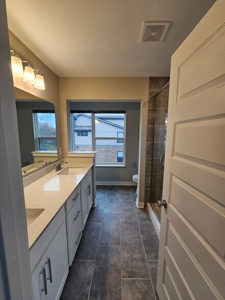 Building Photo - 11576 Fulham St