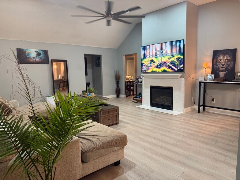 Building Photo - 19507 Dawn Canyon Rd