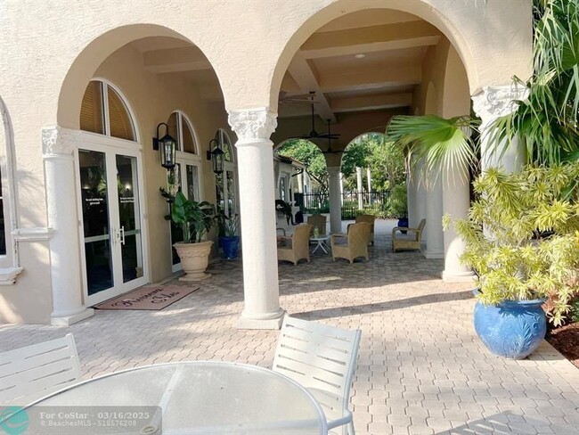 Building Photo - 15810 SW 48th Manor