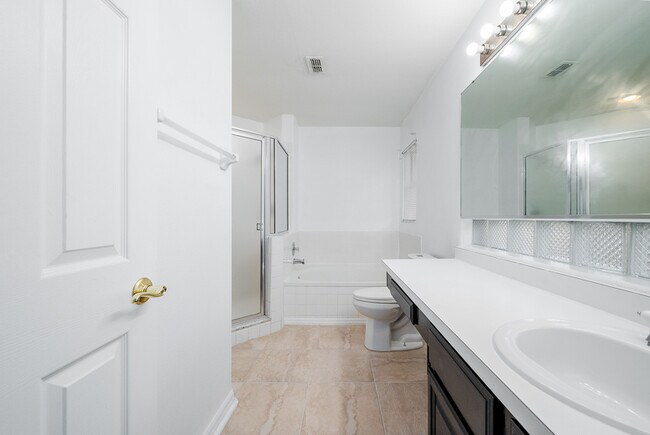 Building Photo - 10478 Sun Villa Blvd