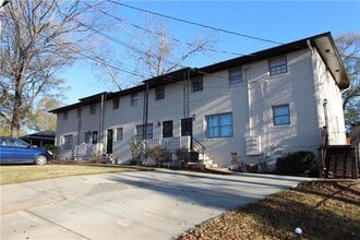 Building Photo - 514 Clover Dr