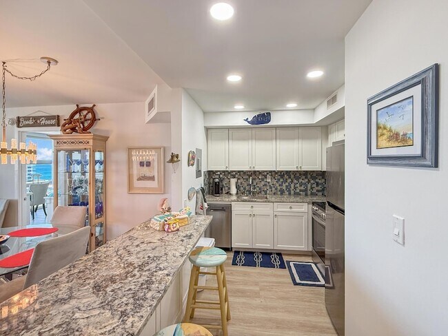 Building Photo - 531 N Ocean Blvd