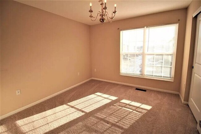 Building Photo - 5549 Bow Falls Blvd