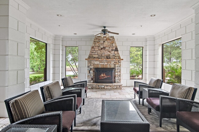 Building Photo - 400 Kelly Plantation Dr