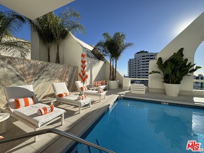 Building Photo - 10520 Wilshire Blvd