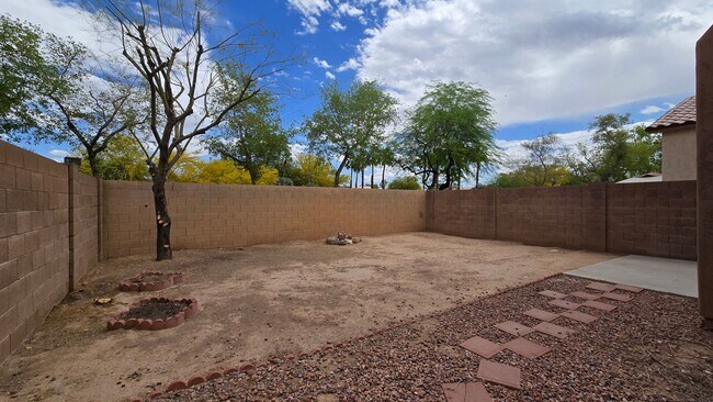 Building Photo - Gated community in Avondale with a communi...