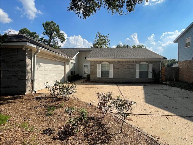 Building Photo - 15307 Pebble Lake Dr