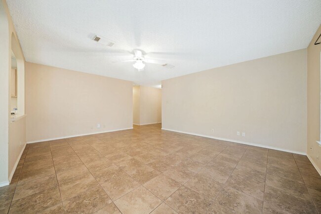 Building Photo - 3 Bedroom/2 Bath Regency Meadow Subdivision