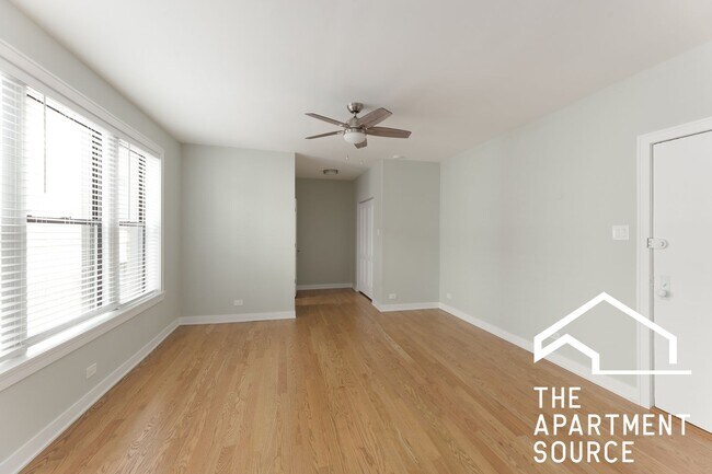 Building Photo - 432 W Surf St