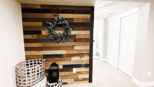 Building Photo - 4 Bedroom 4 Bath available June 6th in Highlands Ranch!!