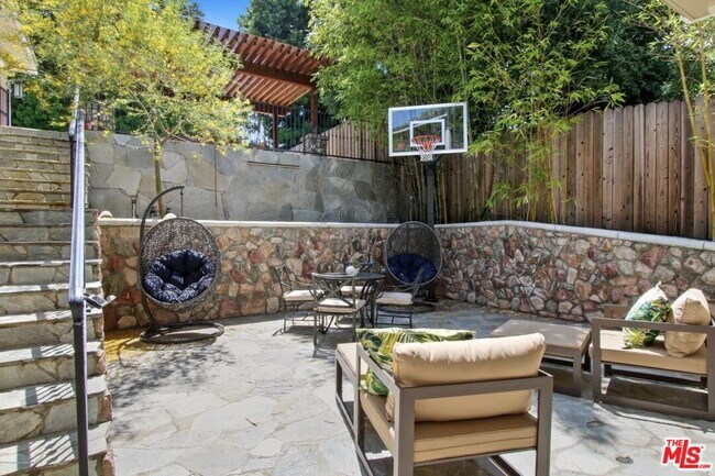 Building Photo - 130 S Arroyo Blvd