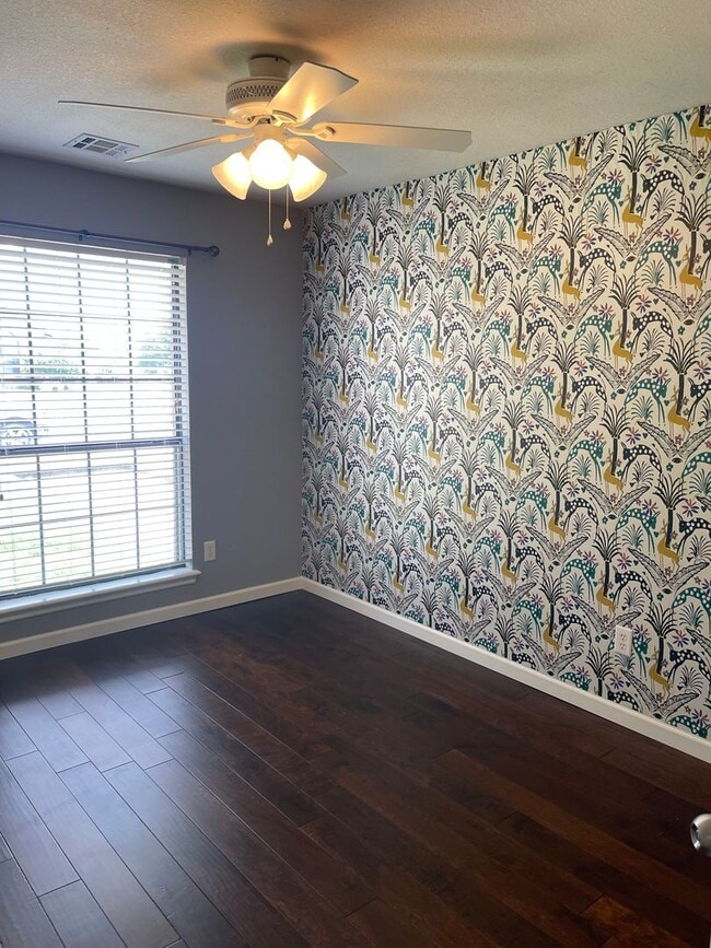 Building Photo - Water front 3 bedroom, 2 bath with a 2 car...