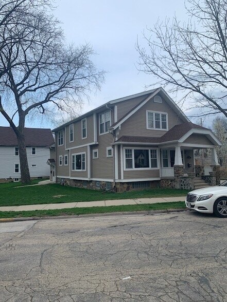 Street View - 2556 S Logan Ave