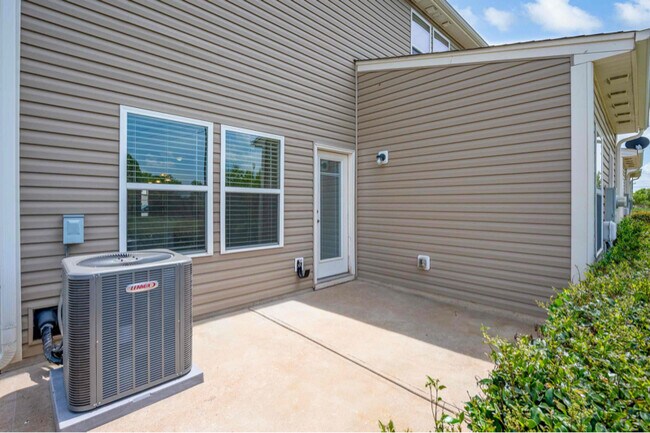 Building Photo - 112 Davenport Dr