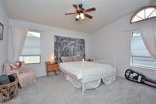 Building Photo - 3013 Cottonweed Trail