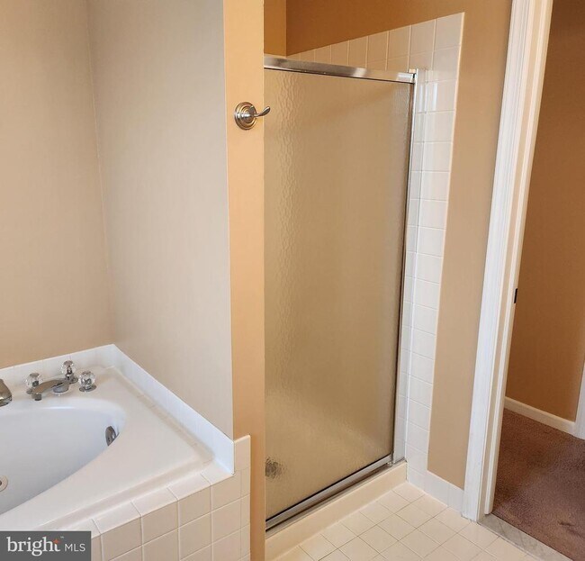 Building Photo - 449 Oakmont Ct