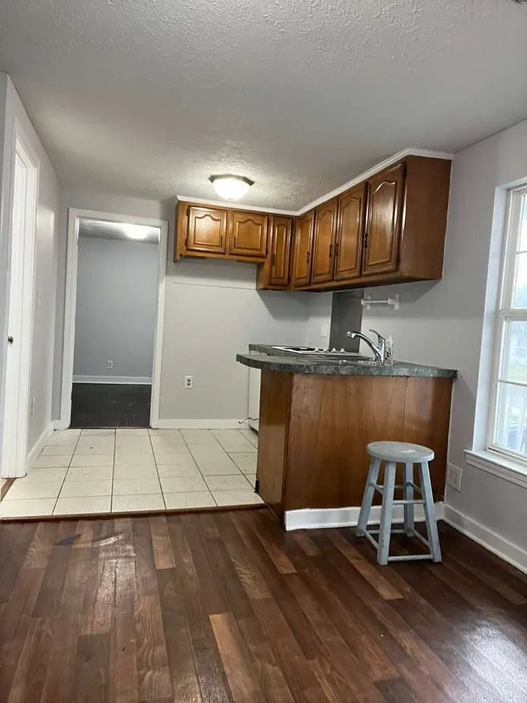 Building Photo - 508 Maple St