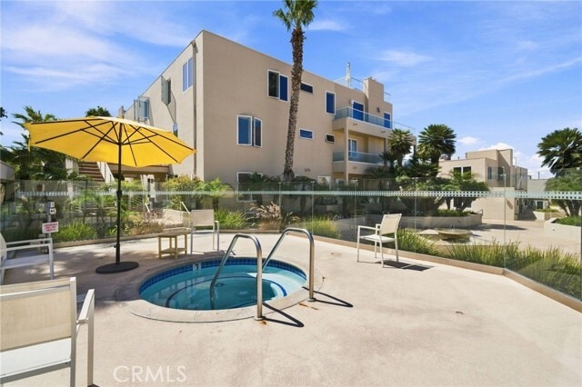 Building Photo - 7301 Vista Del Mar