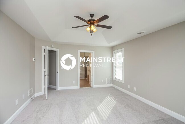 Building Photo - 4 Bedroom Pet-Friendly Home in Douglasville, GA with Main Street Renewal