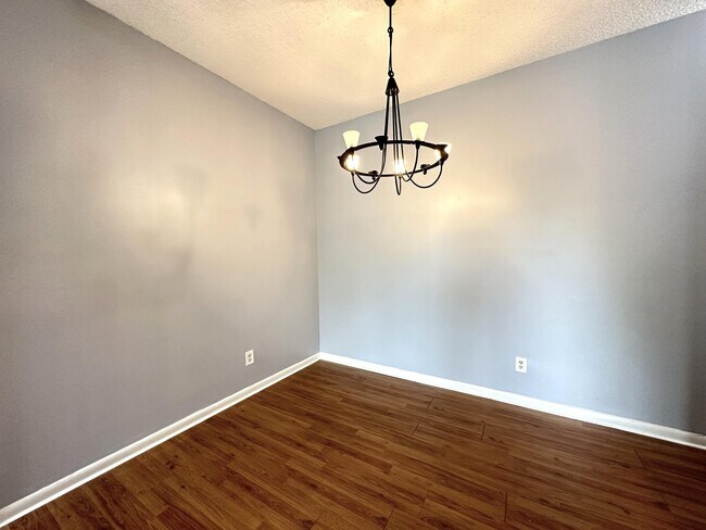 Building Photo - 640 Cypress Club Way