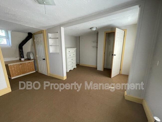 Building Photo - 356 Hamilton St