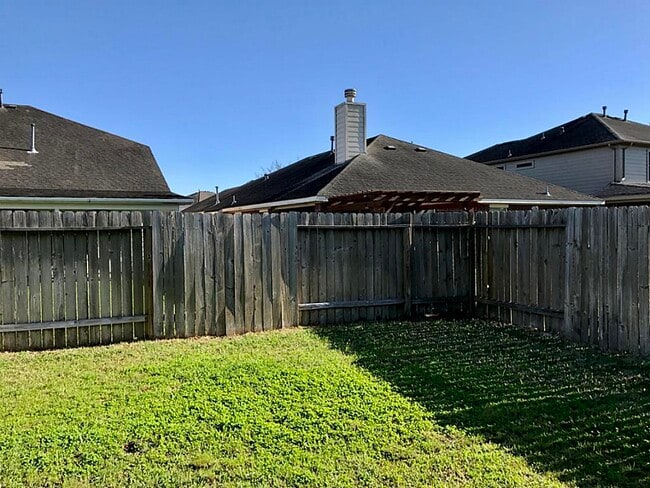 Building Photo - 30318 Emerson Creek Dr
