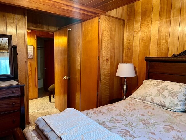 Building Photo - Ranch style one bedroom - Must see to appr...