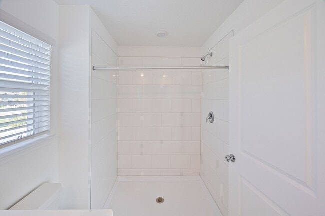 Building Photo - Brand New End Unit Townhome in Angeline Co...