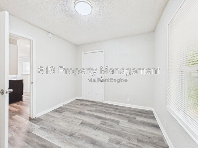 Building Photo - 5715 Wabash Ave