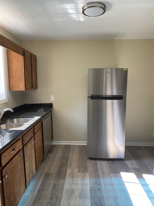 Building Photo - *Knoxville 37917 - 2 bedroom, 1 bath 2-sto...