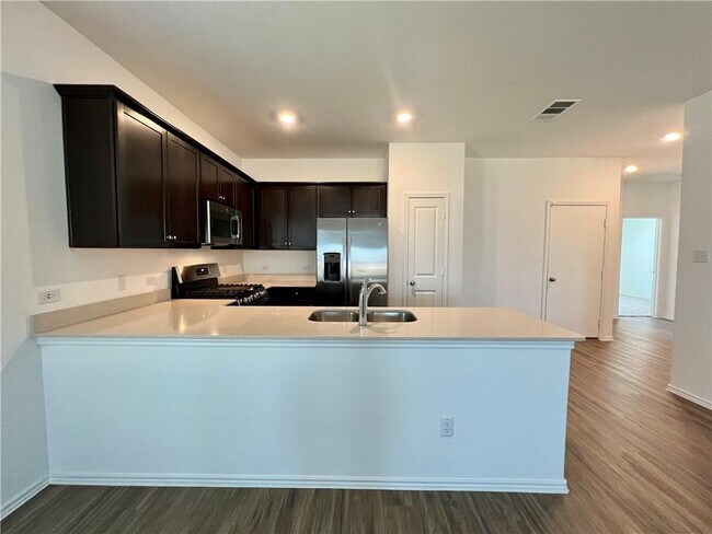 Building Photo - 1204 Rio Frio Ln