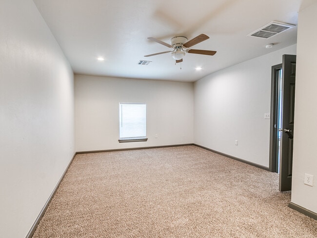 Building Photo - 2416 NW 42nd St