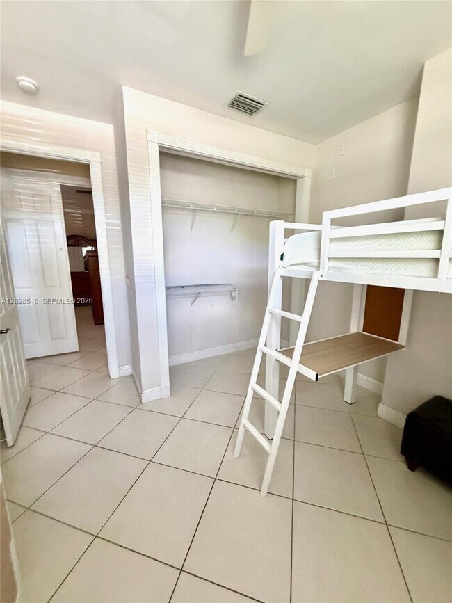 Building Photo - 9444 SW 78th St