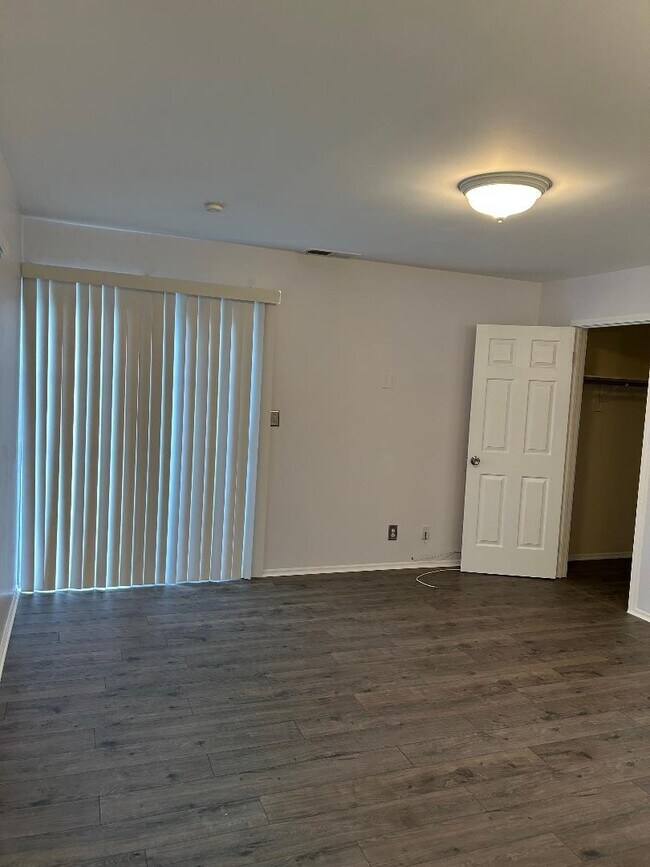 Building Photo - 2303 Graydon Ave