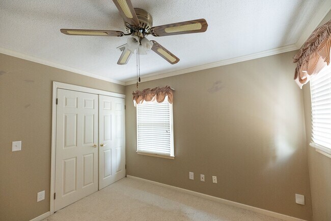 Building Photo - 5517 Robinridge Rd