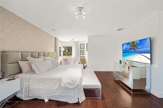 Building Photo - 7515 NW 99th Ave