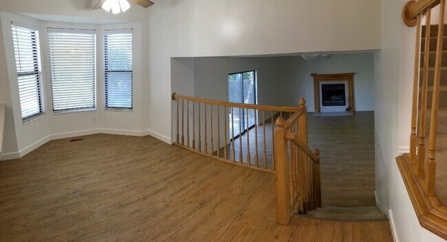 Building Photo - 4 Bd  2.5 Bath Home in West Jordan