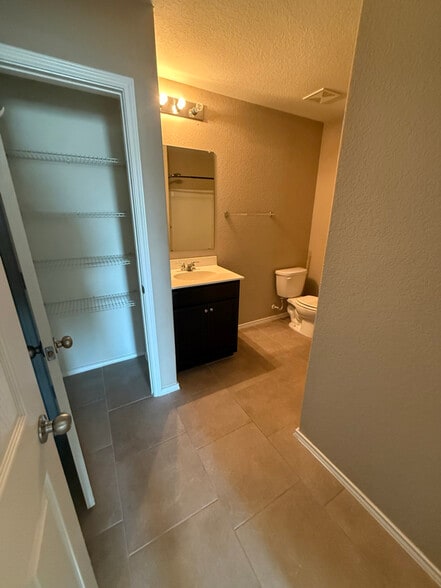 Building Photo - 9822 Silver Mist Wy