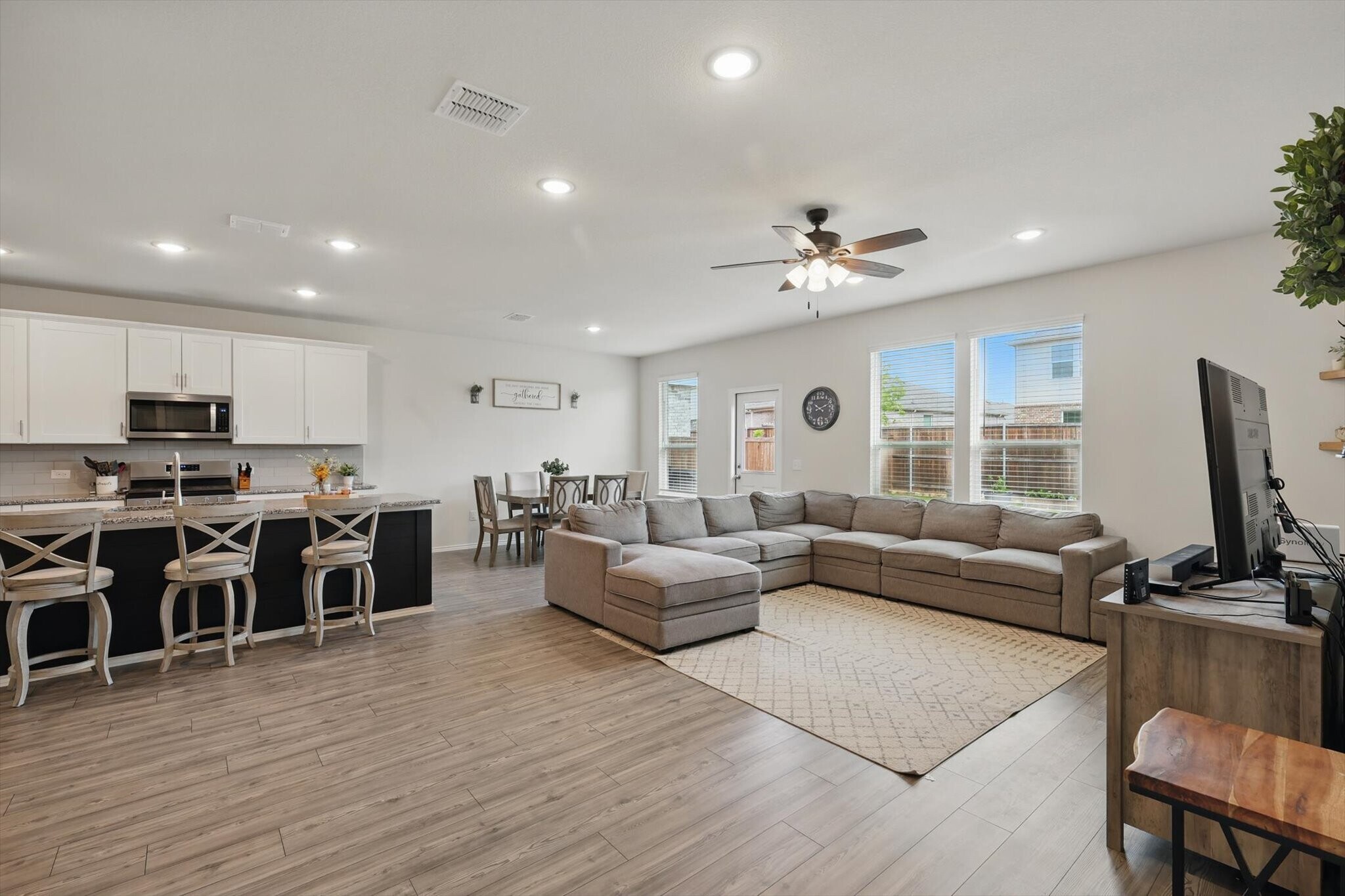 Building Photo - 802 Feldspar Way