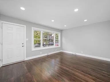 Living Room - 1019 N Springfield Ave