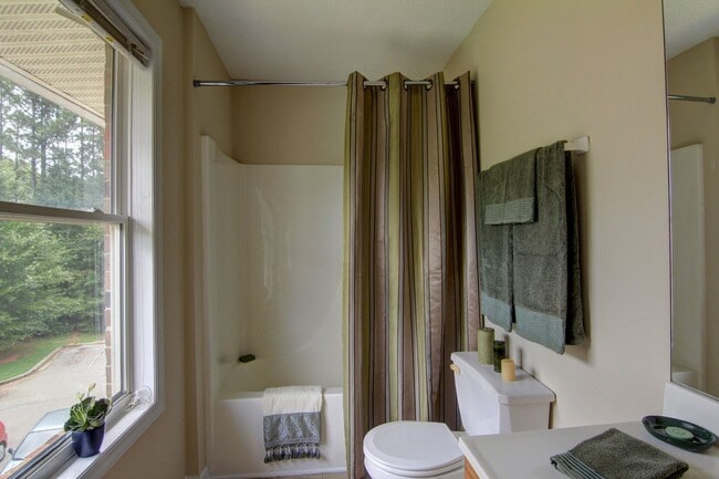 Building Photo - 1850 Cedar Shoals Dr