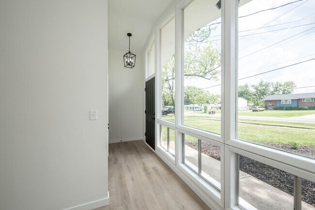 Building Photo - Contemporary Mid Century Modern and updated 3 Bedroom Ranch