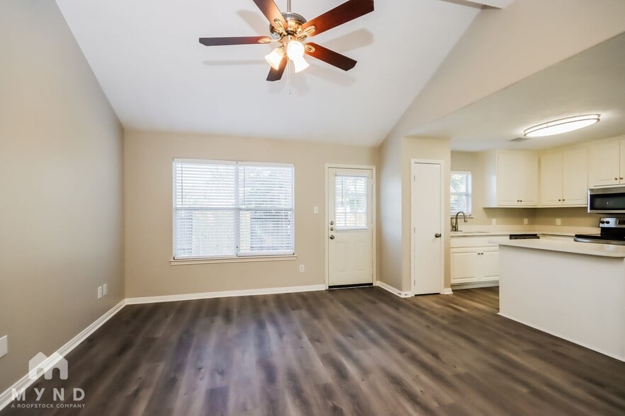 Building Photo - 16376 River Fall Ct