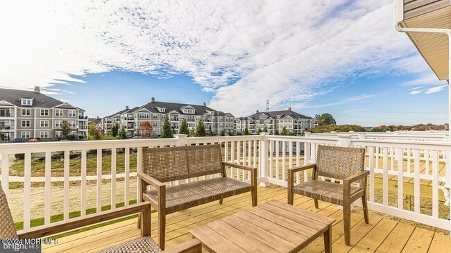 Building Photo - 248 Macoun Way